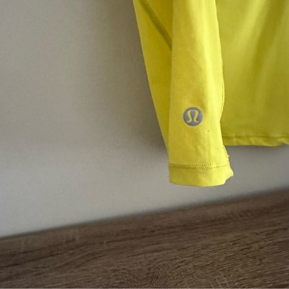 Lululemon Sculpt Cropped Tank, Size 2 - Picture 3 of 5